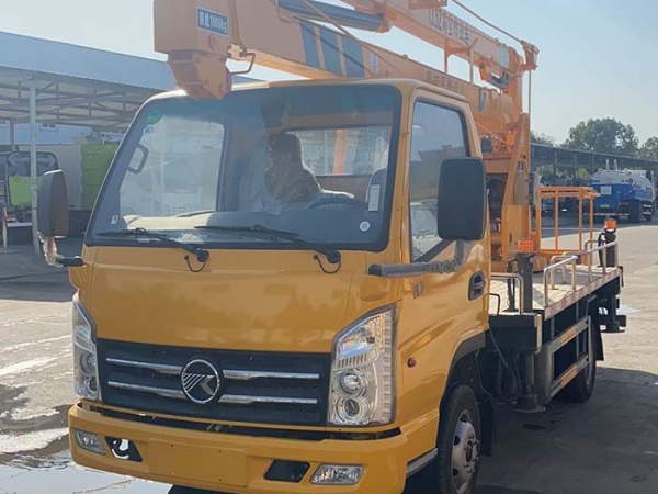 國(guó)六华通凯马汽油高空作业车