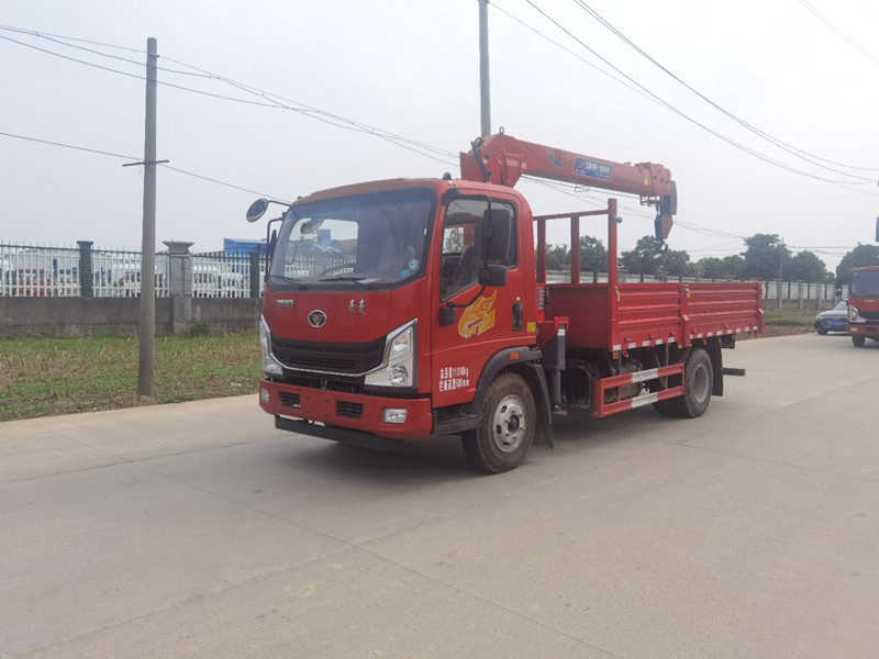 國(guó)六重汽豪曼6.3吨随车吊厂家直销