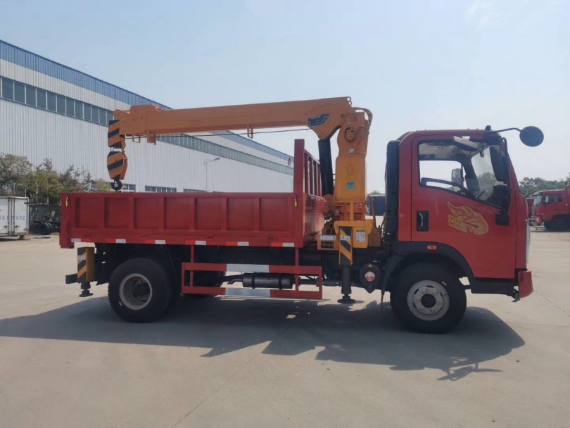 國(guó)六重汽豪曼货箱4.05米小黄牌随车吊