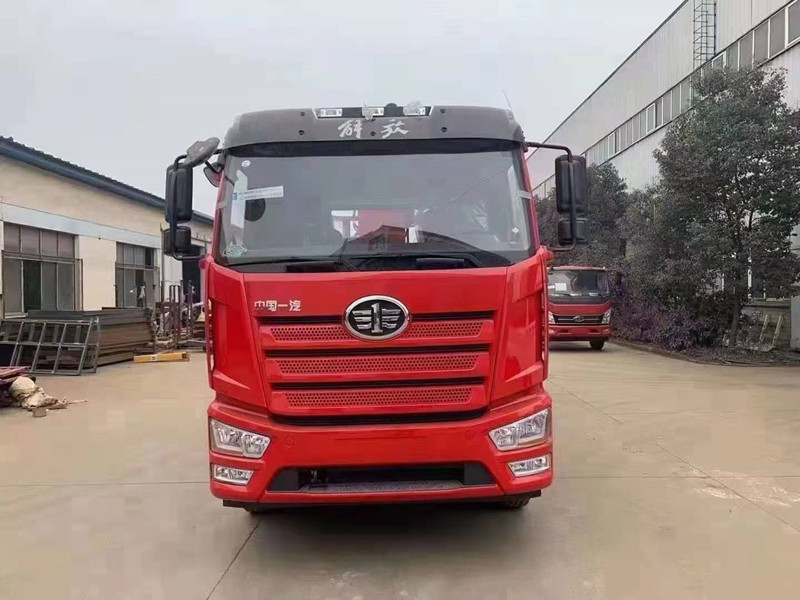 國(guó)六解放单桥三一8吨吊机