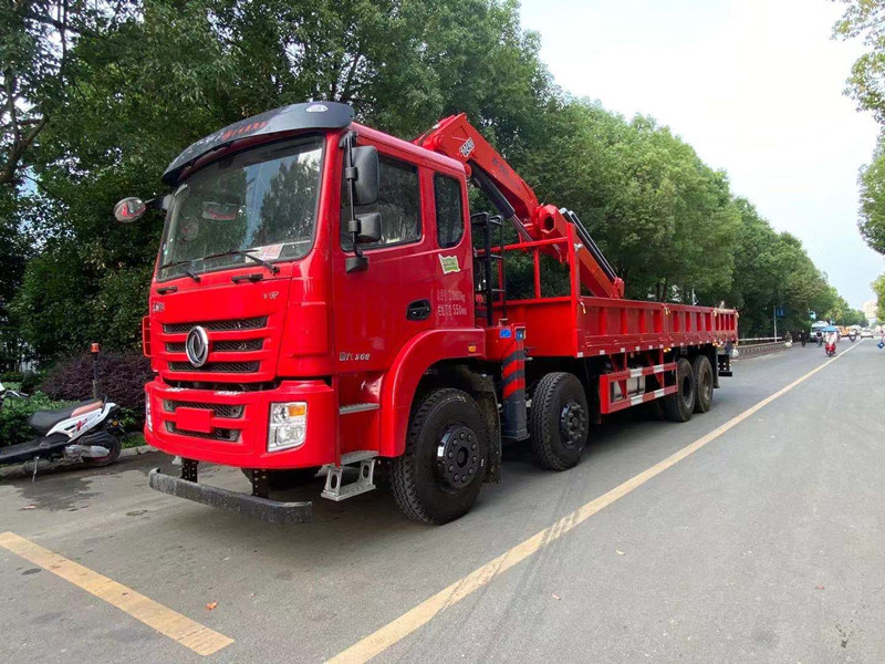 國(guó)六东风锦程V6P前四後(hòu)八折臂吊