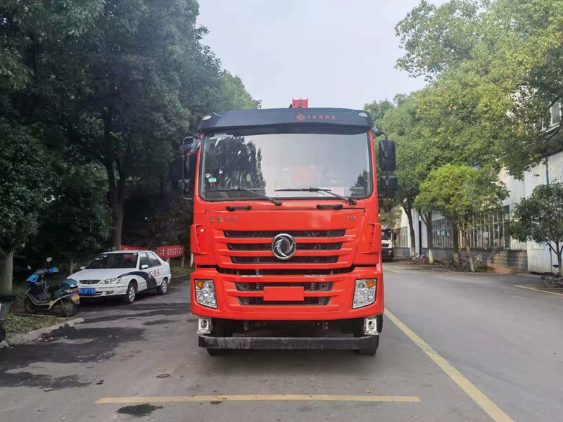 國(guó)六东风锦程V6P前四後(hòu)八折臂吊